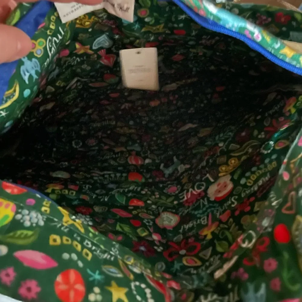 Danielle Kroll making spirits bright take & bake carrier in green color way